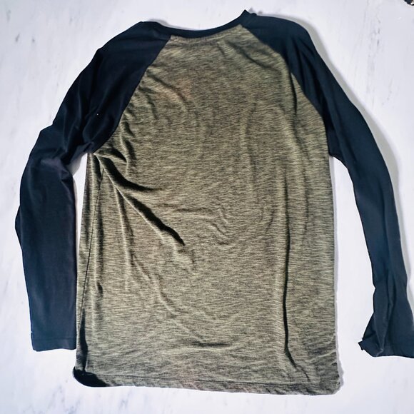 The Legend of Zelda - Triforce Long Sleeve T-Shirt - Size Medium - Nintendo - Picture 4 of 7